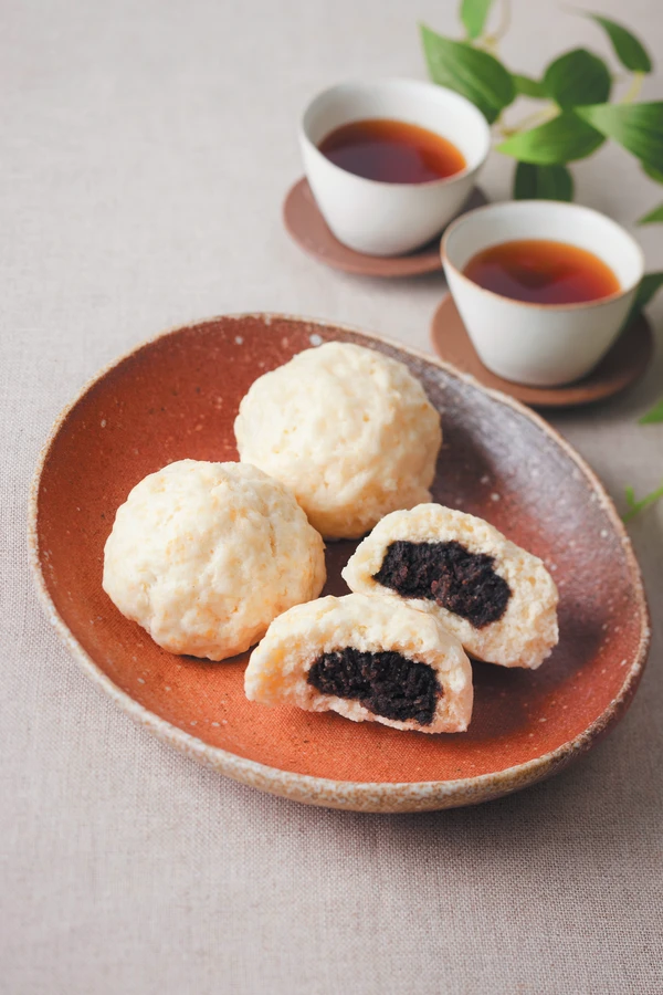 長いも入りしっとり黒ごまあん饅頭