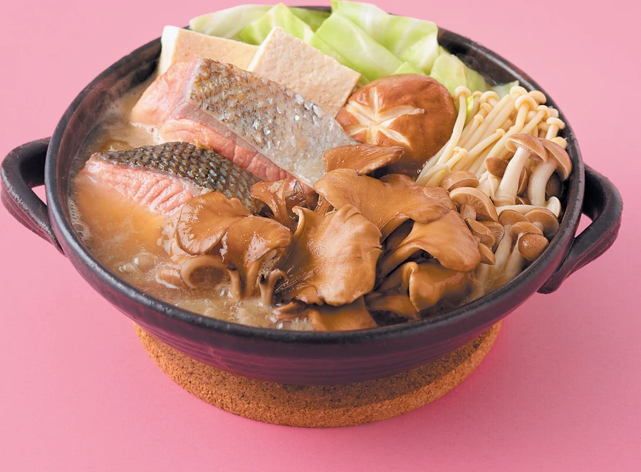 まいたけのしょうがみそ鮭鍋