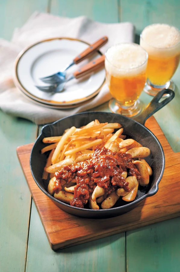 カリーブルスト(カレーソーセージ)